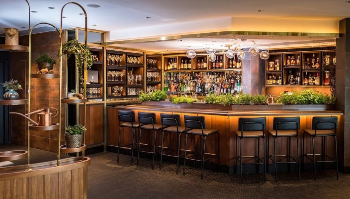 1. 周年紀念餐廳/生日餐廳推介：Roganic由英國名廚Simon Rogan創辦的米芝蓮一星餐廳Roganic，自登陸香港以來人氣一直高企，絕對是情侶的浪漫約會熱點。Roganic以「Farm-t